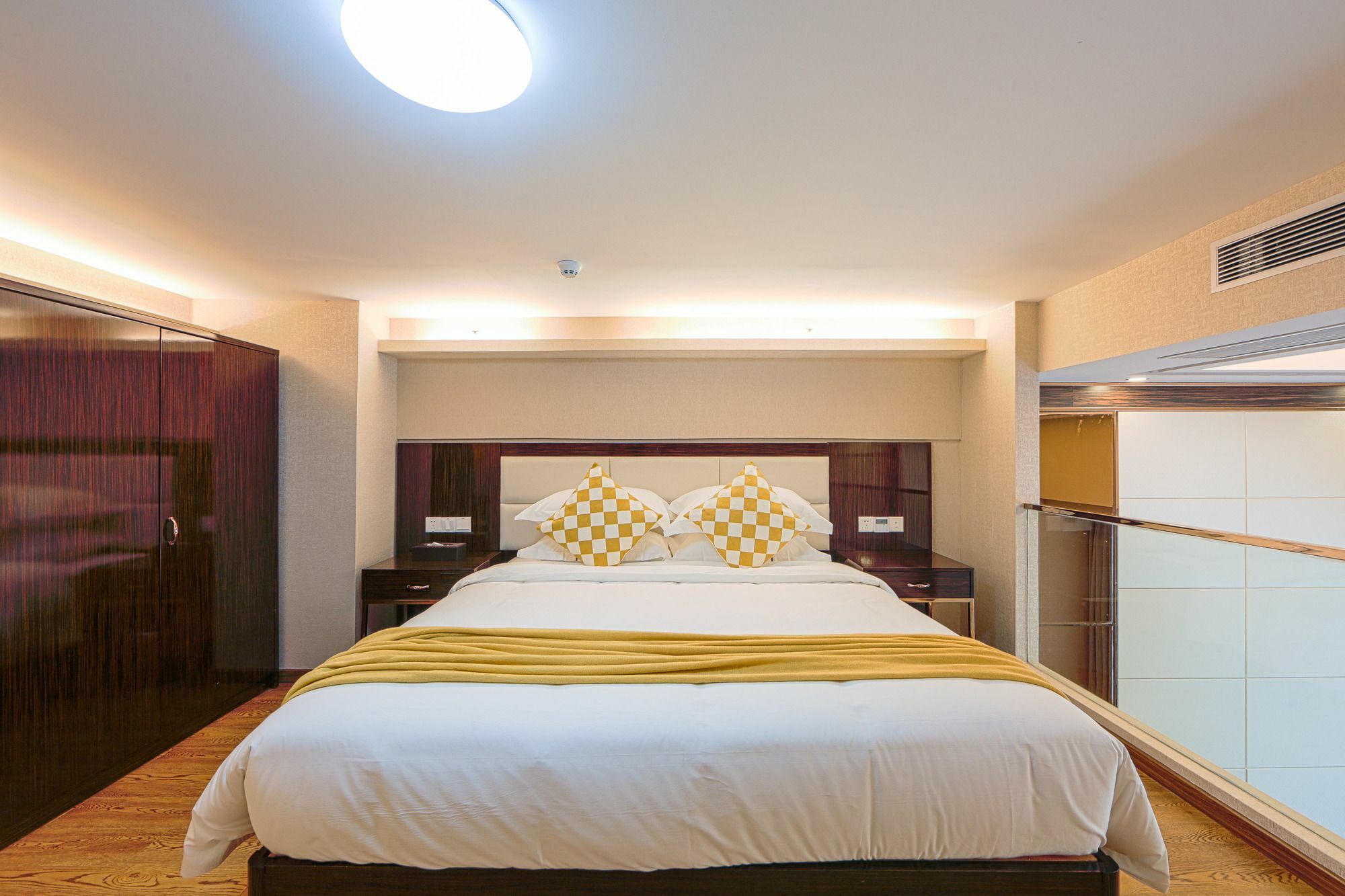 Waifiden Duplex Hotel Apartment Zhongyong Jinyu Branch-Free Shuttle Bus During The Canton Fair Exterior foto